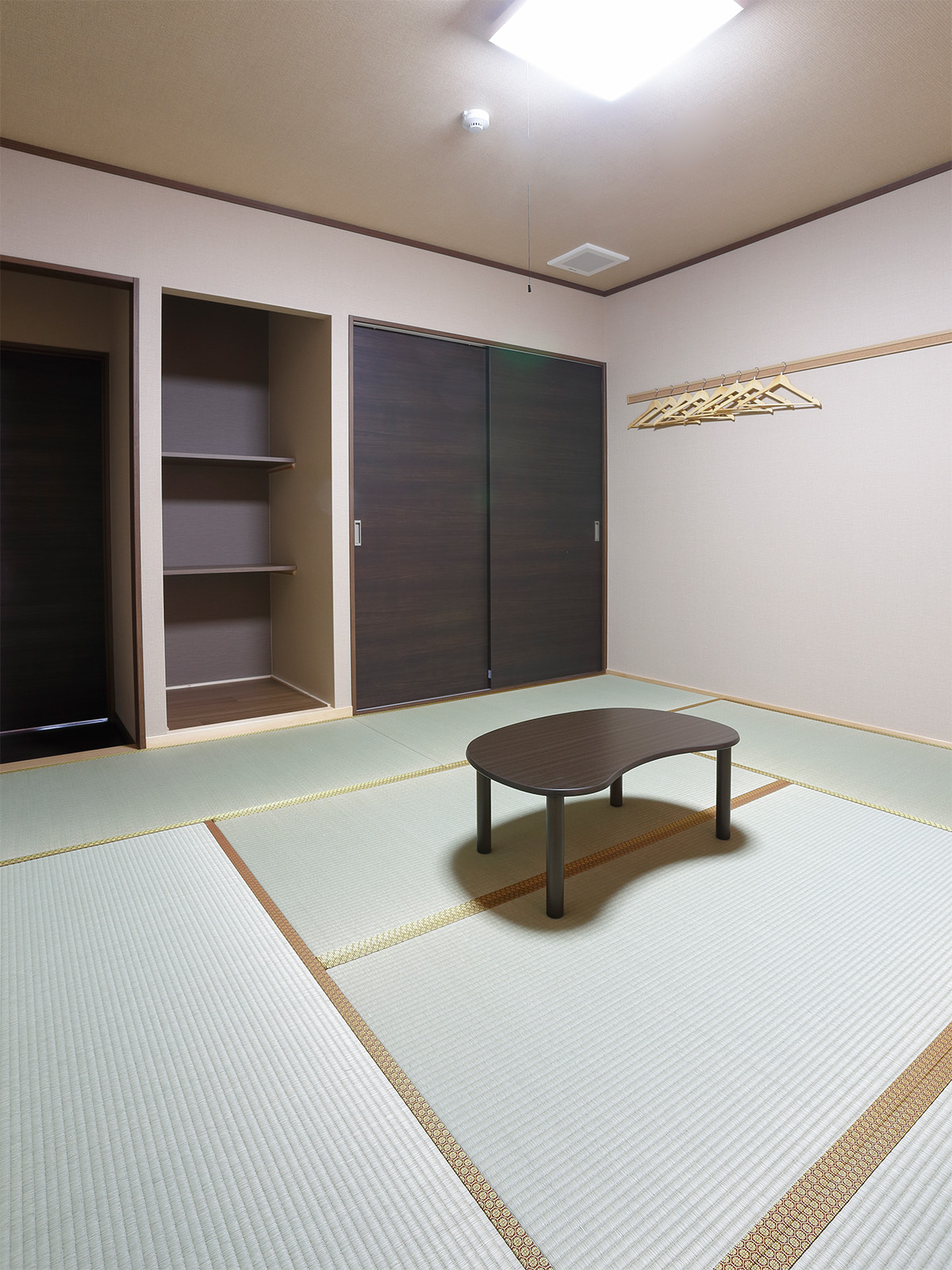 8 Tatami Mat Japanese Style Room / Dinner and Breakfast