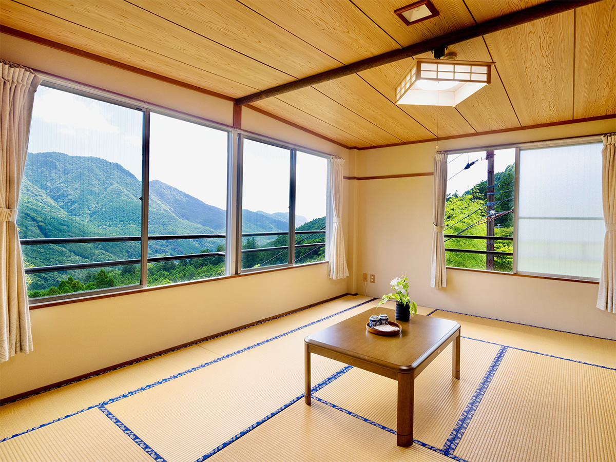 10 Tatami Mat Japanese Style Room / Dinner and Breakfast